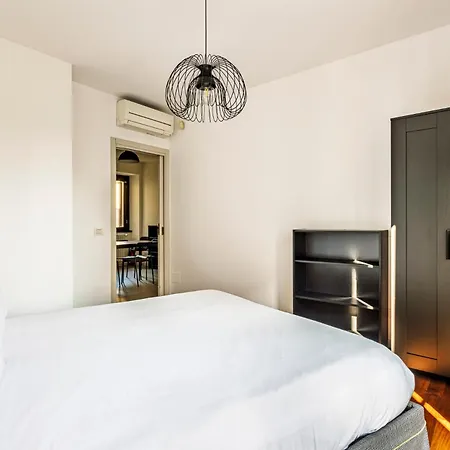 Elegant 2 Bedrooms Apartments Near Duomo Milan Exterior photo